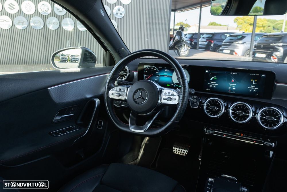 Mercedes-Benz A 250 e AMG Line - 17