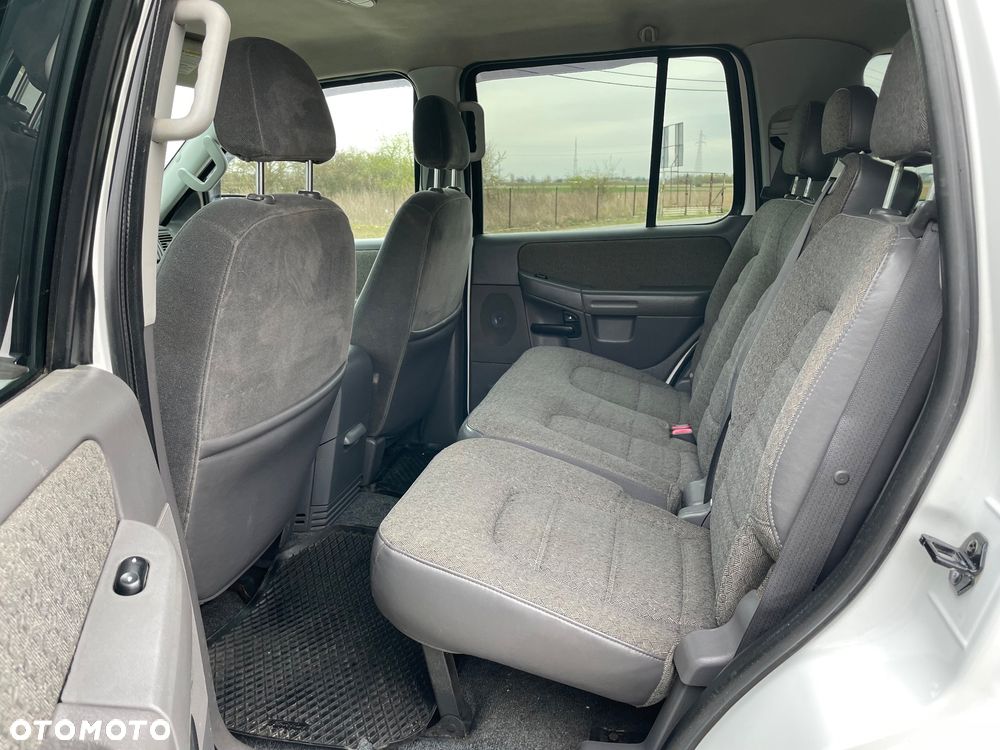 Ford Explorer 4.0 AWD - 16