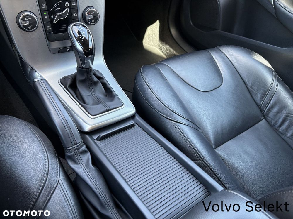 Volvo V40 - 16