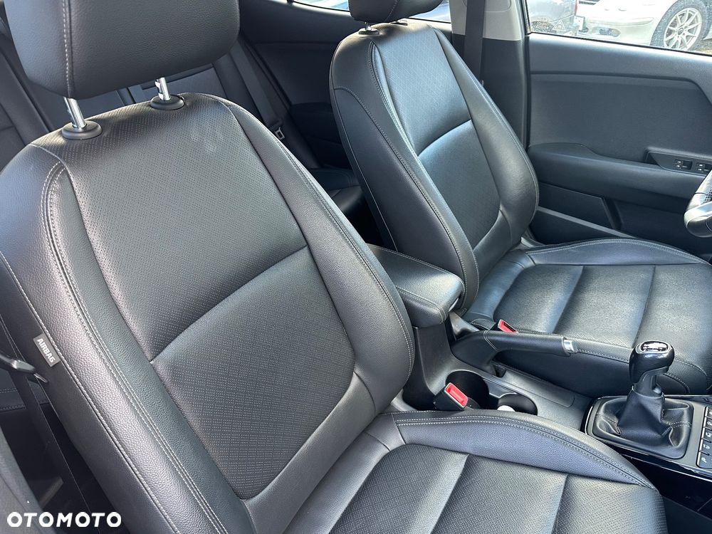 Kia Stonic - 35