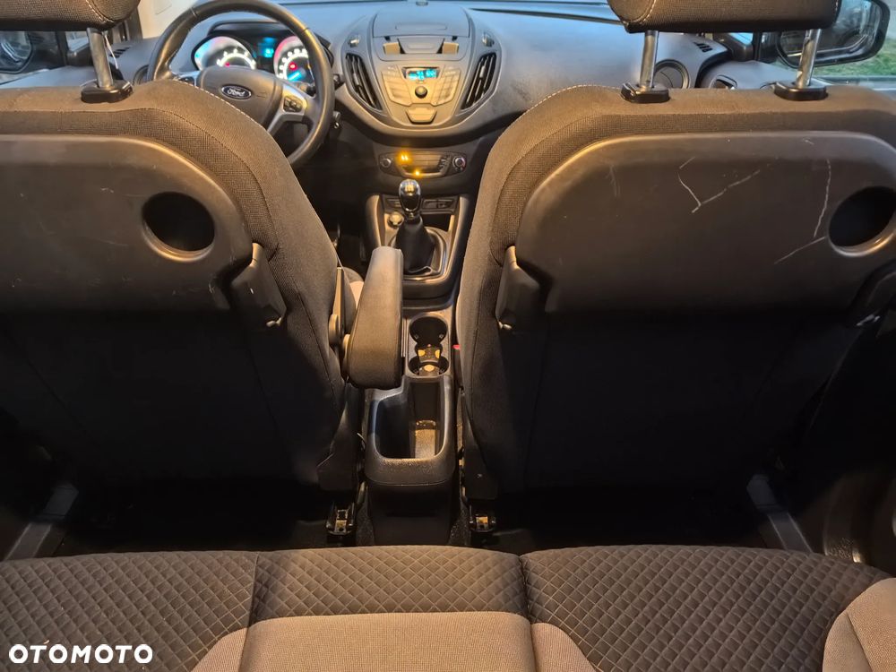 Ford Tourneo Courier - 12