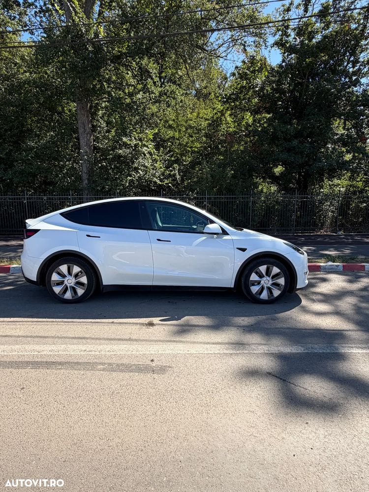 Tesla Model Y AWD Performance - 9