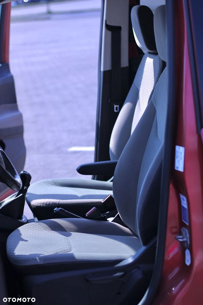 Ford Tourneo Courier 1.6 TDCi Titanium - 18