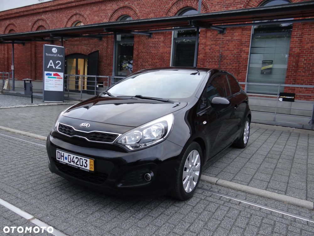 Kia Rio 1.4 Dream Team Edition - 12