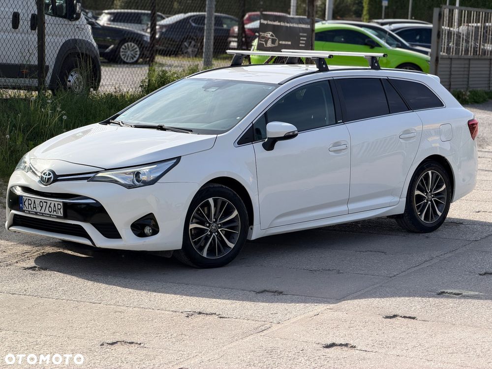 Toyota Avensis 2.0 D-4D Premium - 9