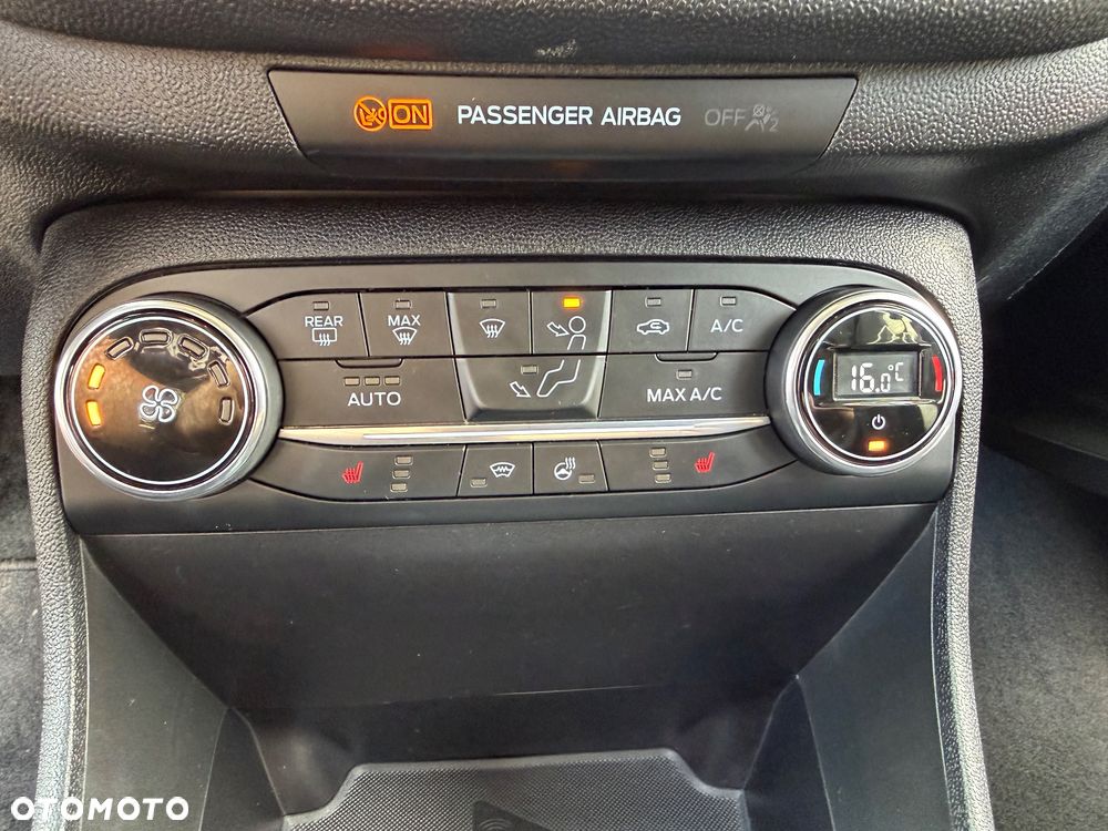 Ford Fiesta 1.0 EcoBoost S&S TITANIUM - 10