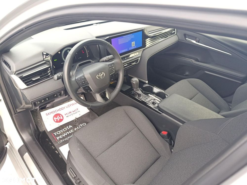 Toyota Camry - 19