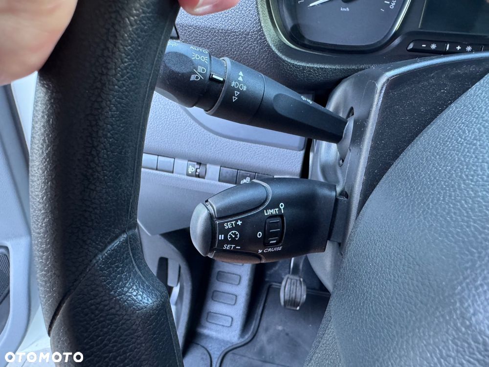 Peugeot Expert Jumpy Scudo Proace - 17
