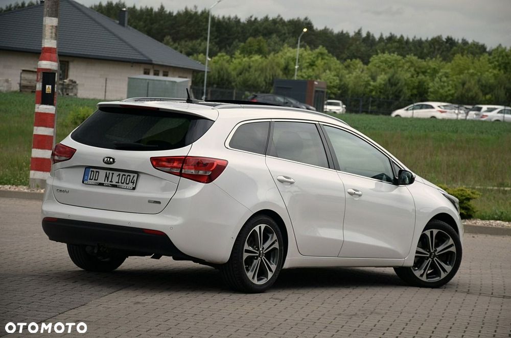 Kia Ceed - 10
