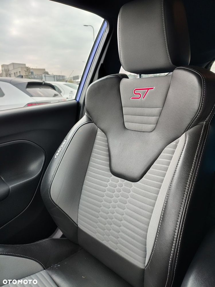 Ford Fiesta ST - 16