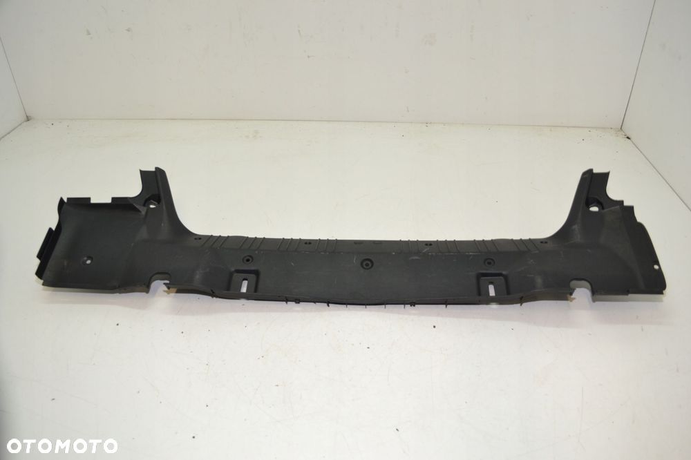 BMW E46 COUPE CABRIO MASKOWNICA OSŁONAPASA TYLNEGO 8204070 - 3