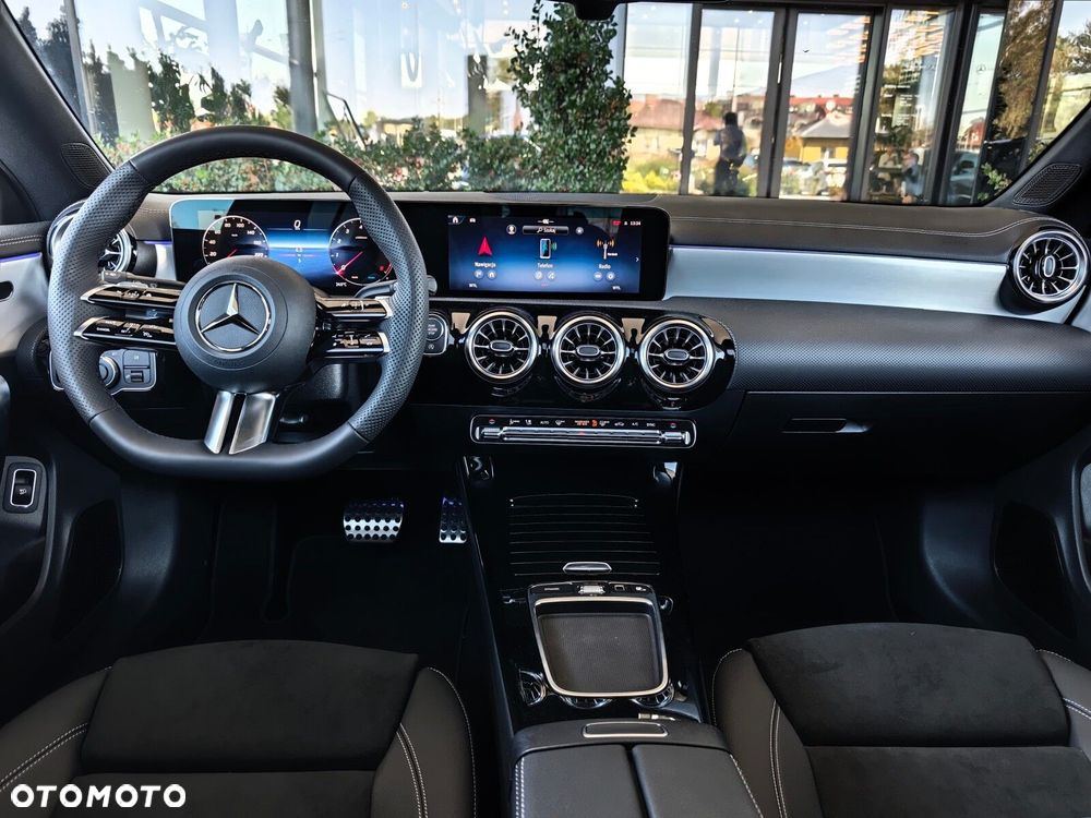 Mercedes-Benz CLA - 16