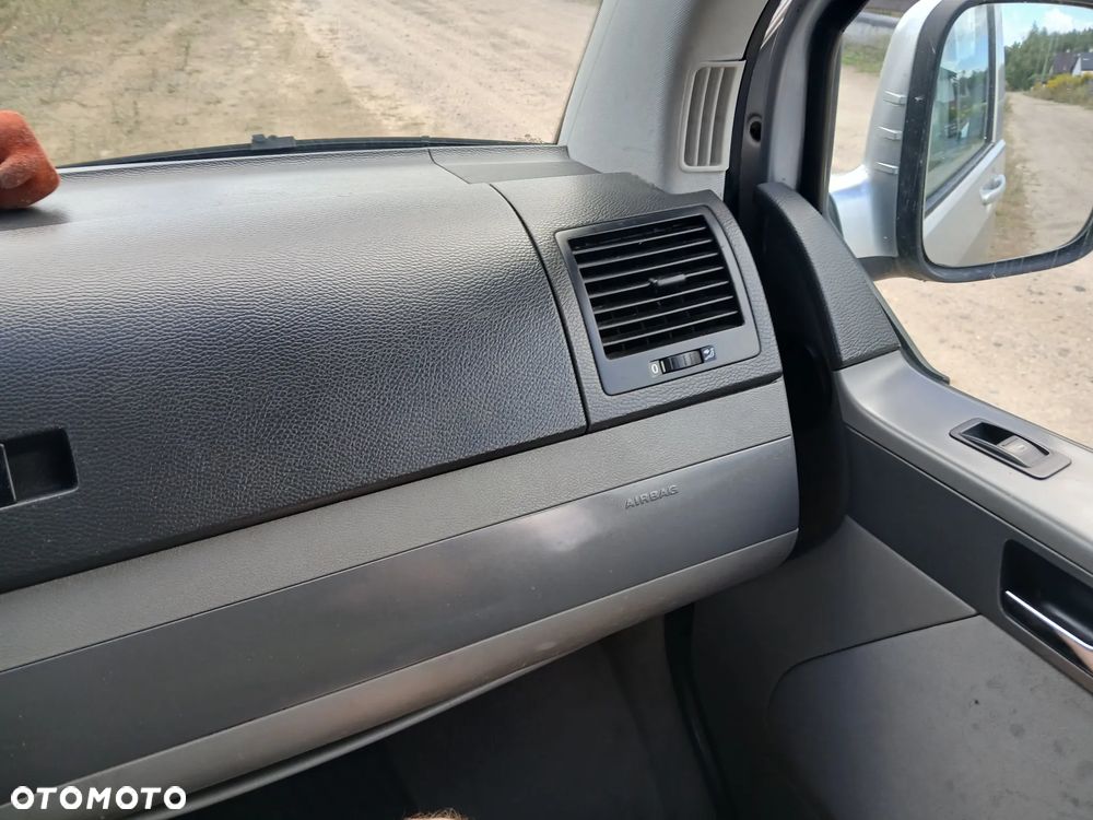 Volkswagen Multivan - 10