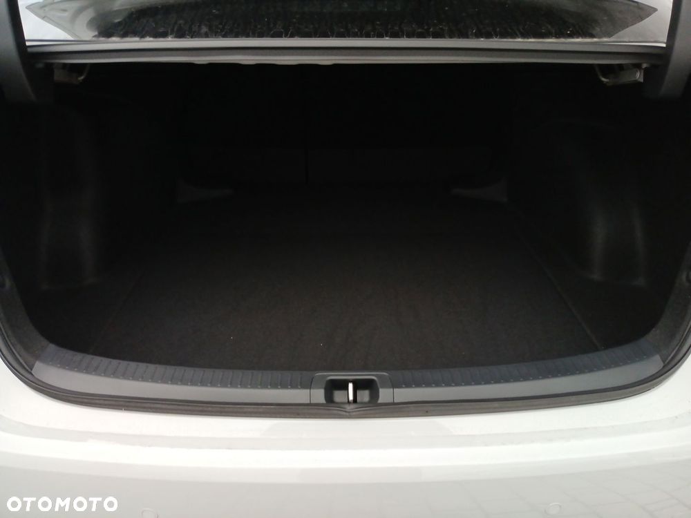 Toyota Corolla 1.8 Hybrid GR Sport - 13