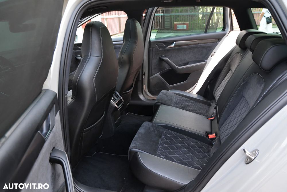 Skoda Superb 2.0 TDI DSG Sportline - 22