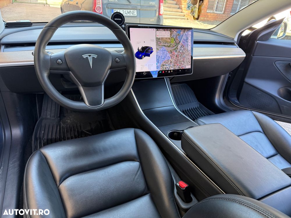 Tesla Model 3 - 12