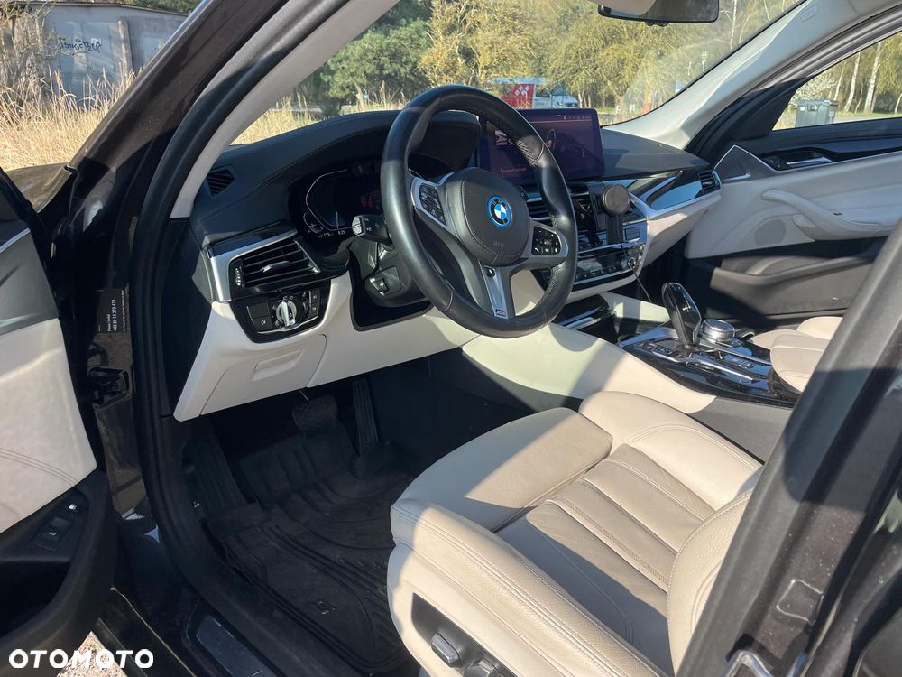BMW Seria 5 530e Luxury Line sport - 17
