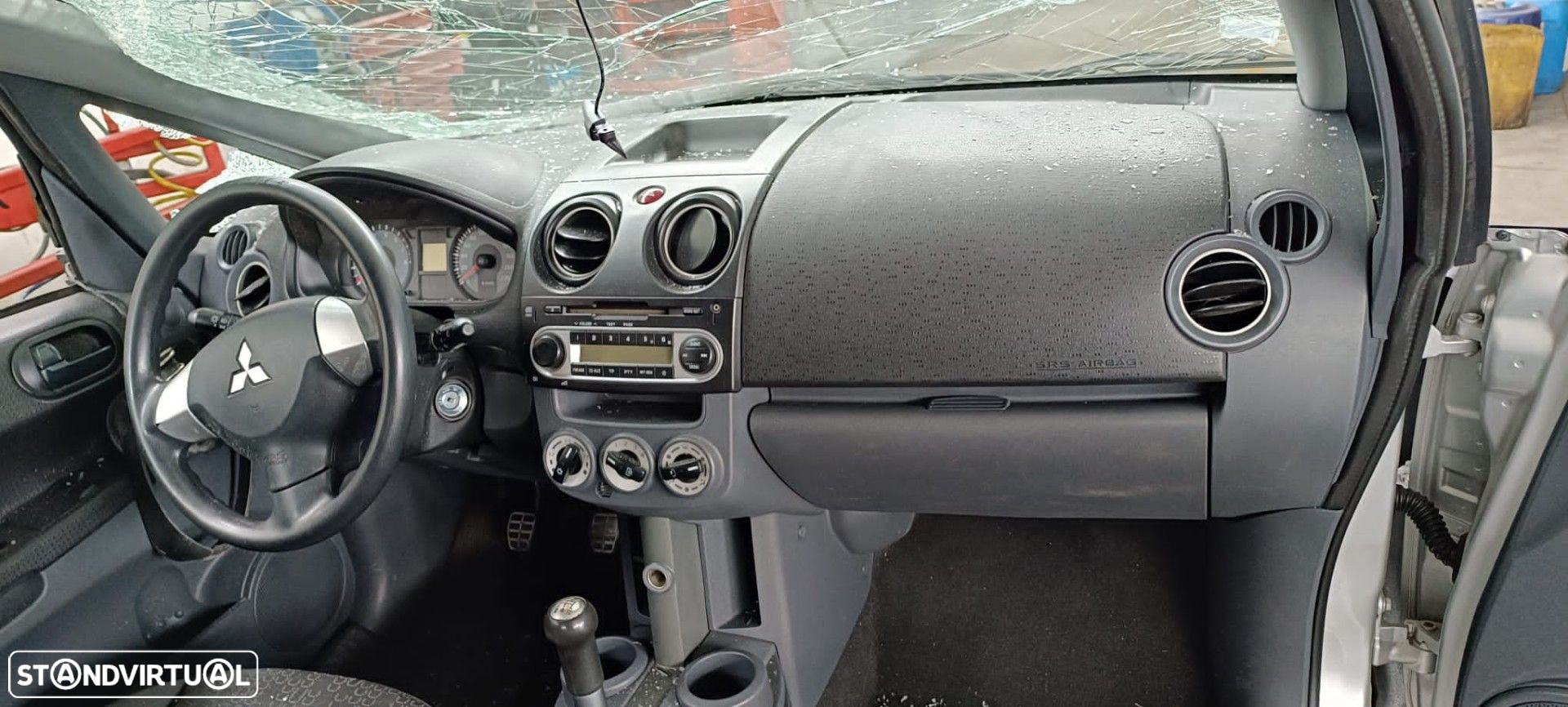 Mitsubishi Colt CZ3 de 2011 disponível para peças - 8