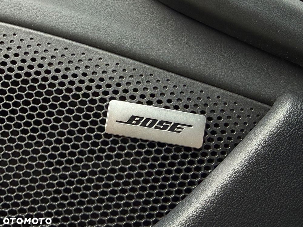 Porsche Taycan Turbo - 36