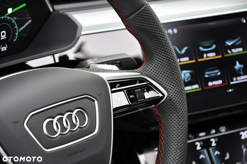 Audi Q8 - 23