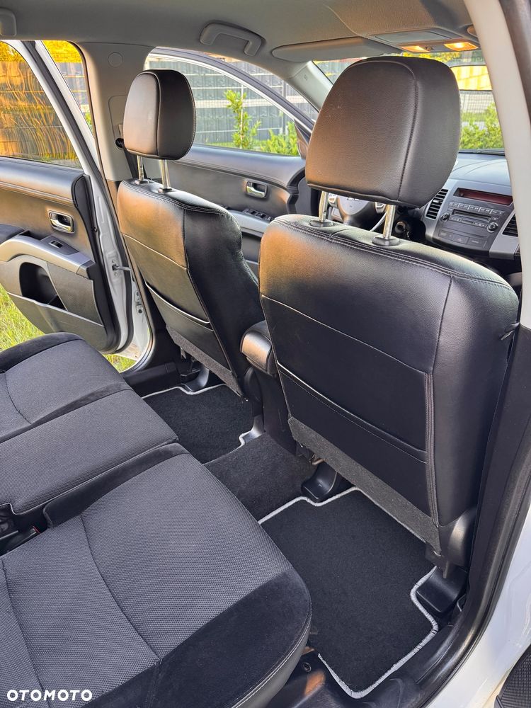 Mitsubishi Outlander - 9