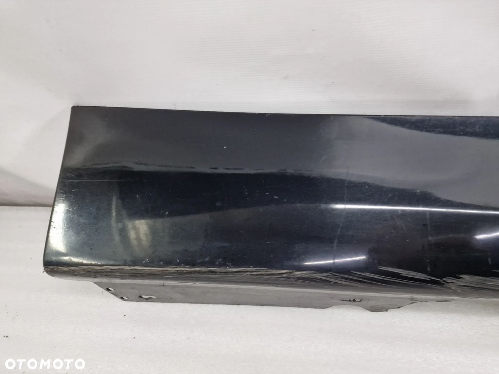 BMW E90 / E91 05- PRAWA LISTWA PROGOWA / NAKŁADKA PROGU , NR 5171-7062298 , NR AUKCJI PR433 - 2