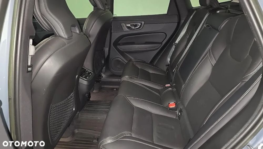 Volvo XC 60 B5 B AWD Ultimate Dark - 13