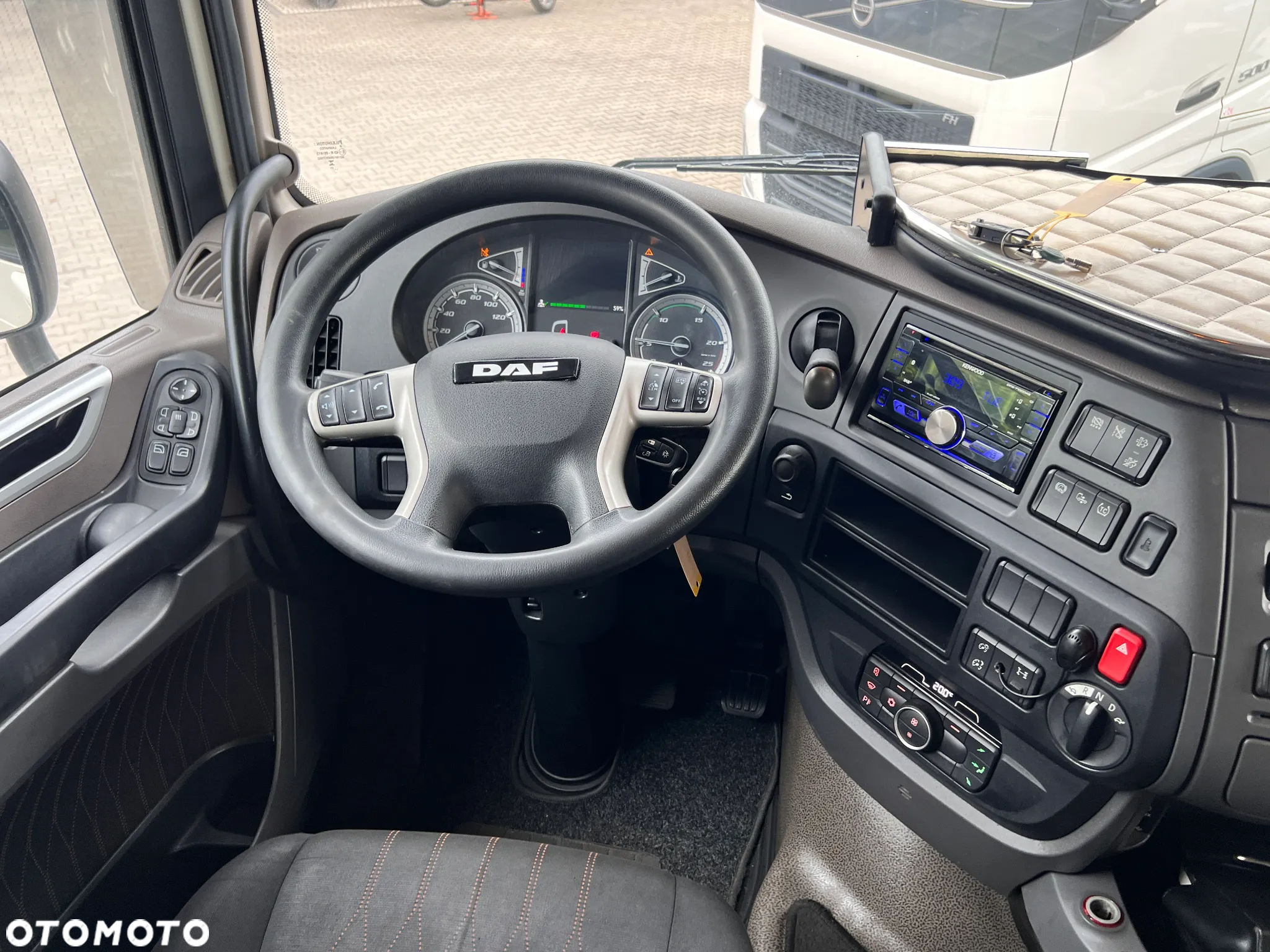 DAF XF 530 z Niemiec retarder idealny standard 2019 SSC - 11