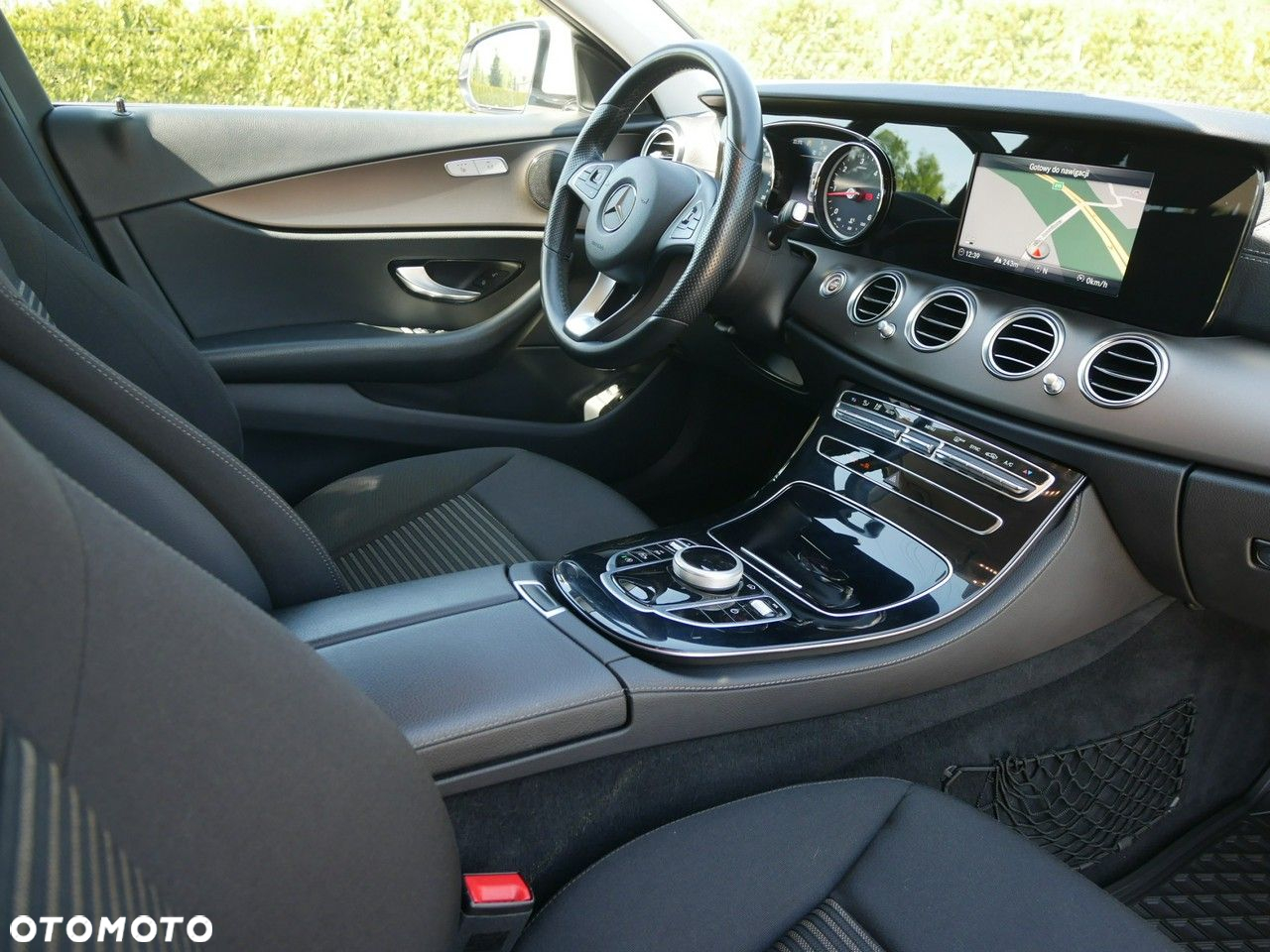 Mercedes-Benz Klasa E 220 d 9G-TRONIC - 22