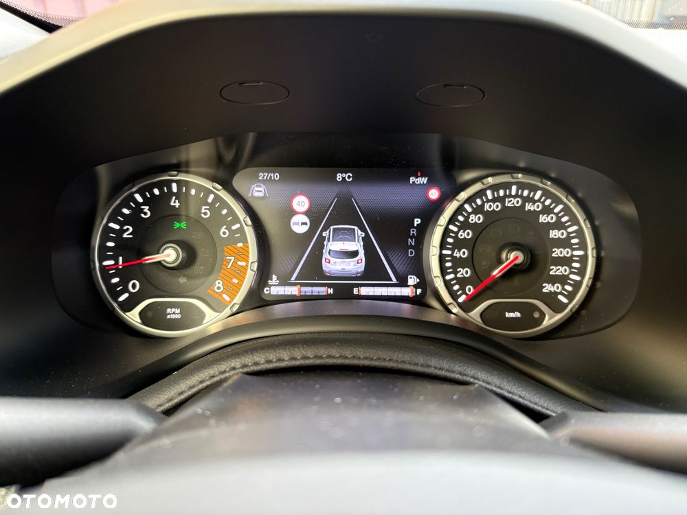 Jeep Renegade - 30