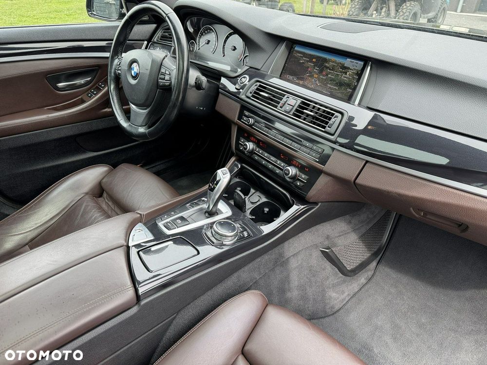 BMW Seria 5 520d Luxury Line sport - 32