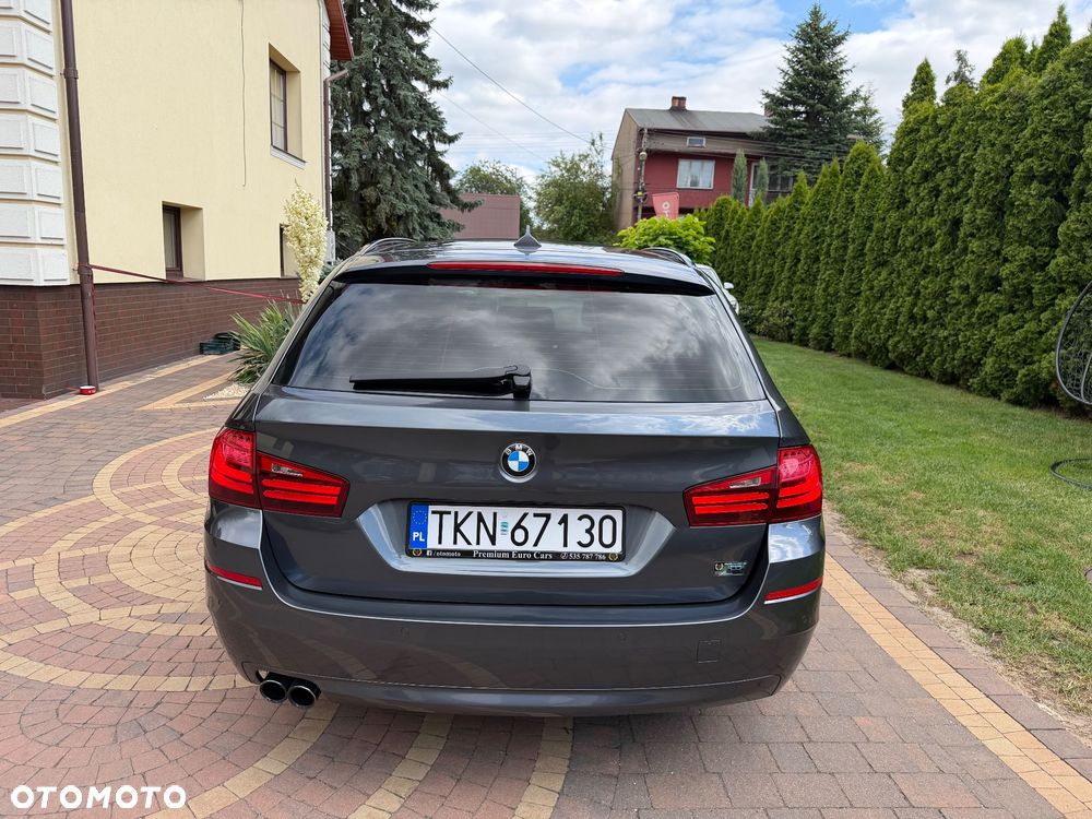 BMW Seria 5 525d Luxury Line - 16