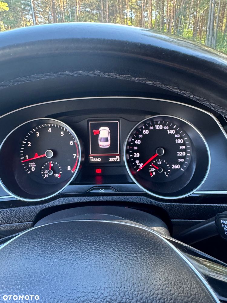Volkswagen Passat 1.8 TSI BMT Highline - 9