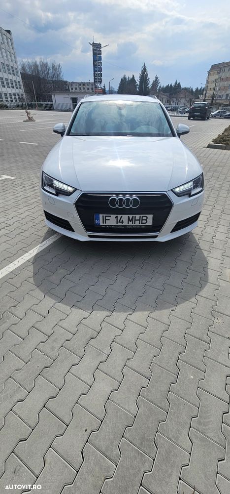 Audi A4 35 TDI S tronic - 1