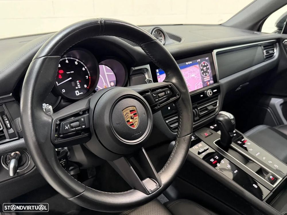 Porsche Macan T - 32