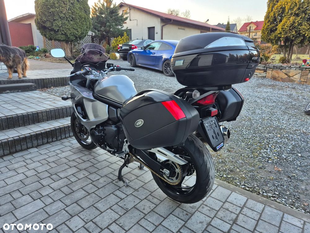 Suzuki GSX - 10