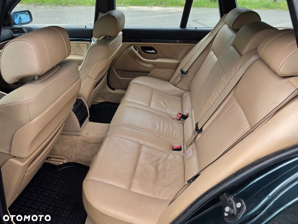 BMW Seria 5 525i - 11