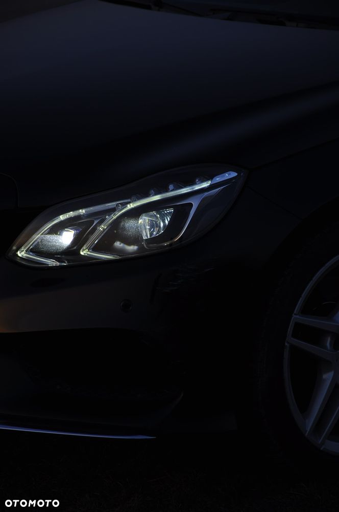 Mercedes-Benz Klasa E 250 CDI 4-Matic Avantgarde - 19