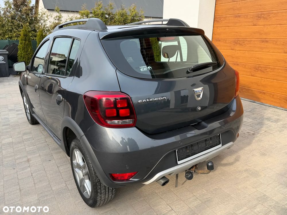 Dacia Sandero Stepway TCe 90 (S&S) Essential - 4