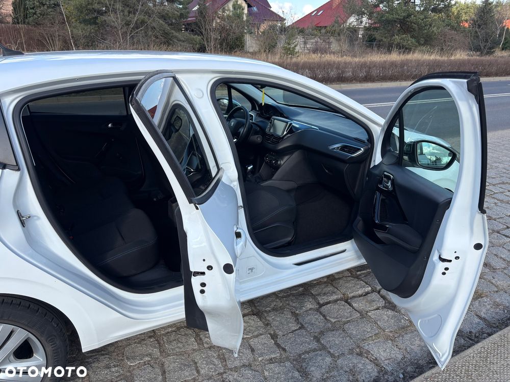 Peugeot 208 1.2 PureTech Style - 10