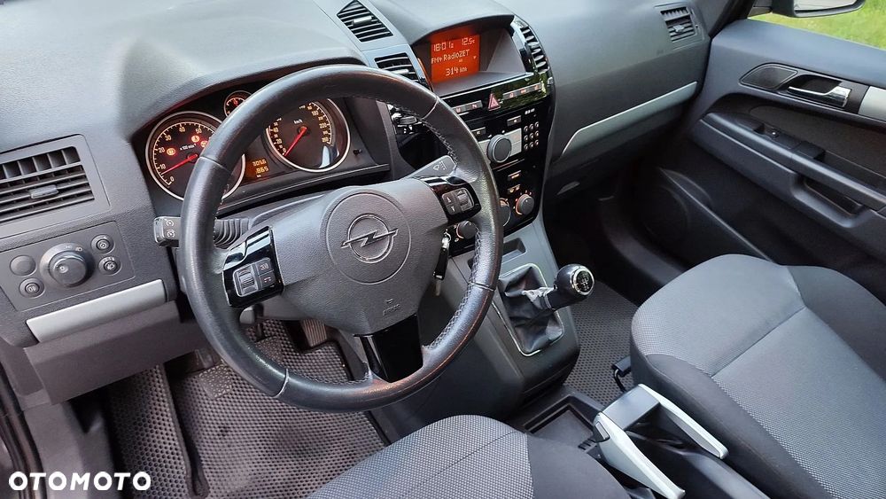 Opel Zafira 1.8 Cosmo - 4