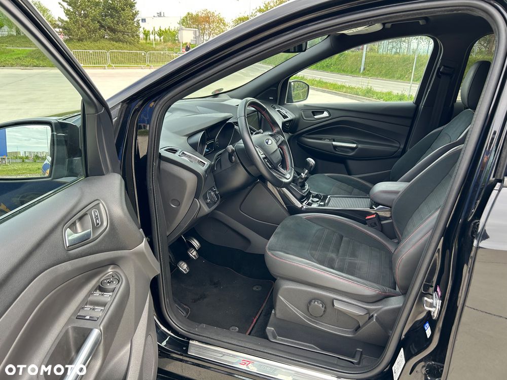 Ford Kuga 1.5 EcoBoost 2x4 ST-Line - 14