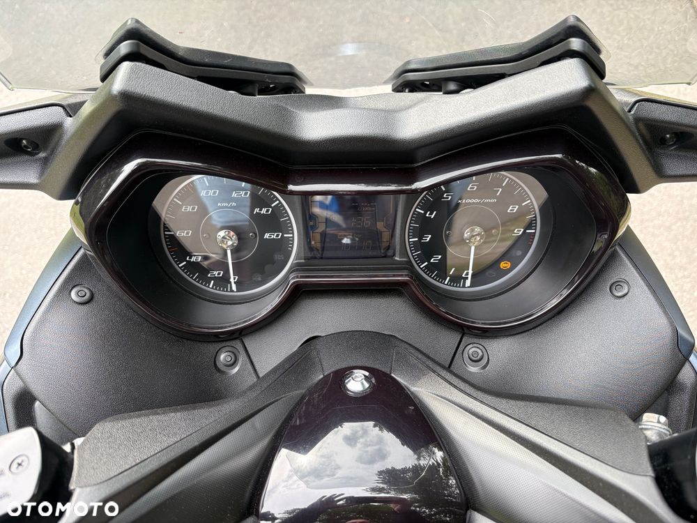 Yamaha X-max - 15