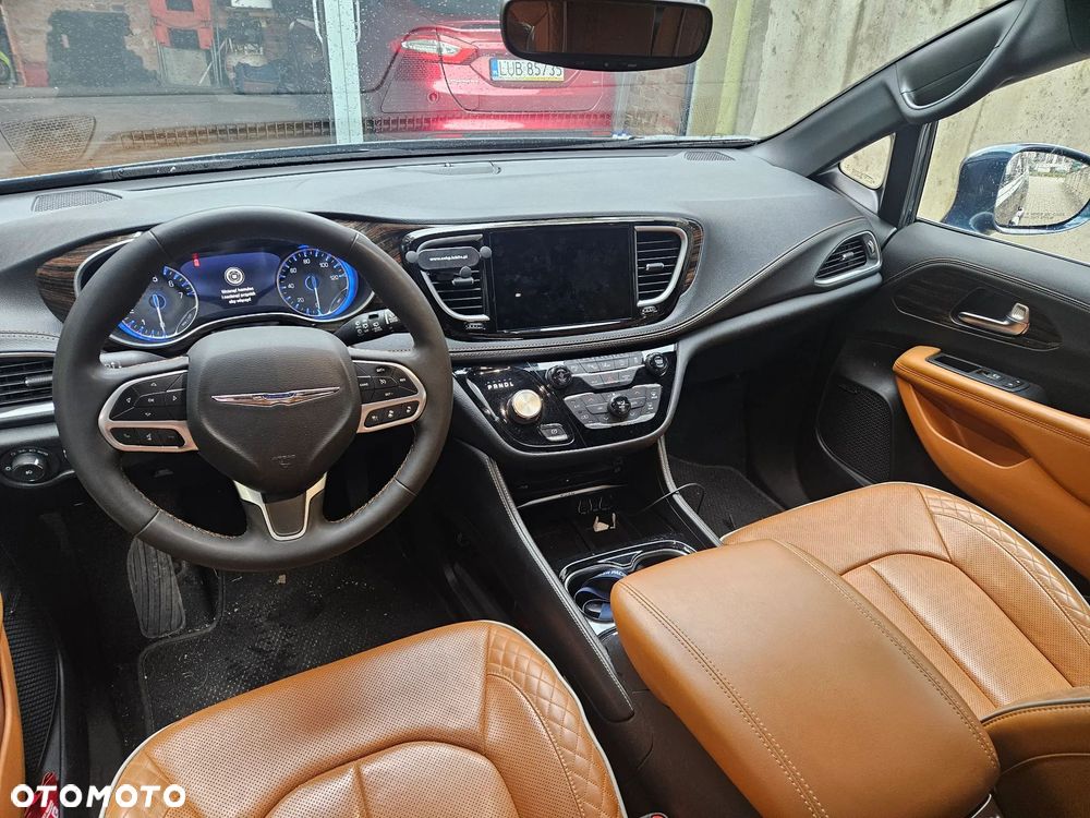 Chrysler Pacifica - 6