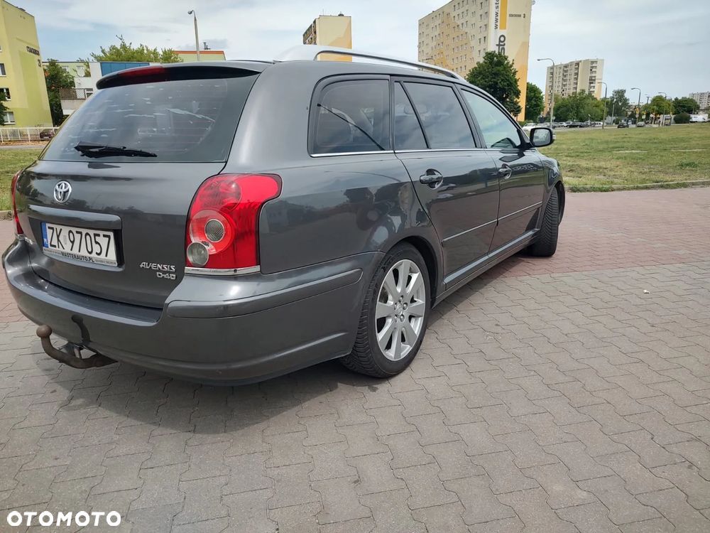 Toyota Avensis - 4