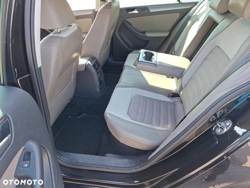Volkswagen Jetta 1.6 TDI Highline - 6