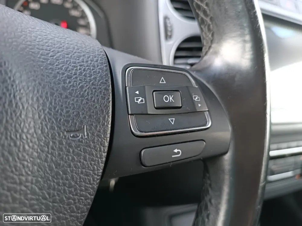 VW Tiguan 2.0 TDi Sport BlueMotion - 14