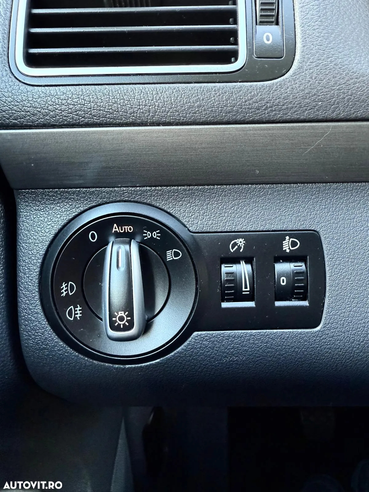 Volkswagen Touran 1.6 TDI BlueMotion Technology Comfortline - 27
