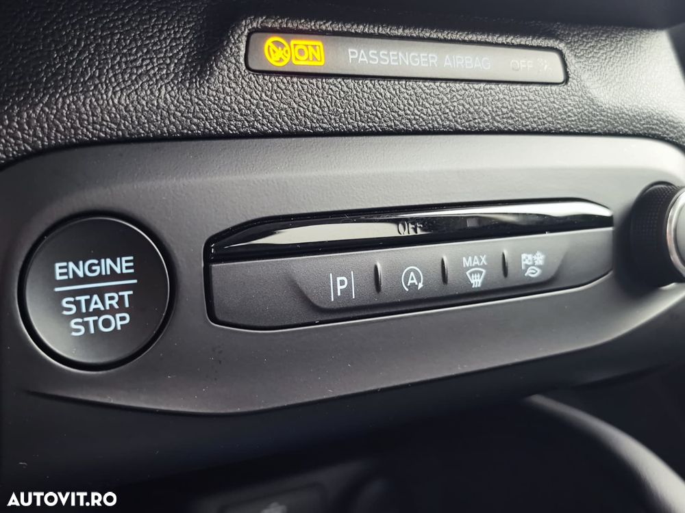 Ford Focus 1.5 EcoBlue 8AT Titanium X - 27