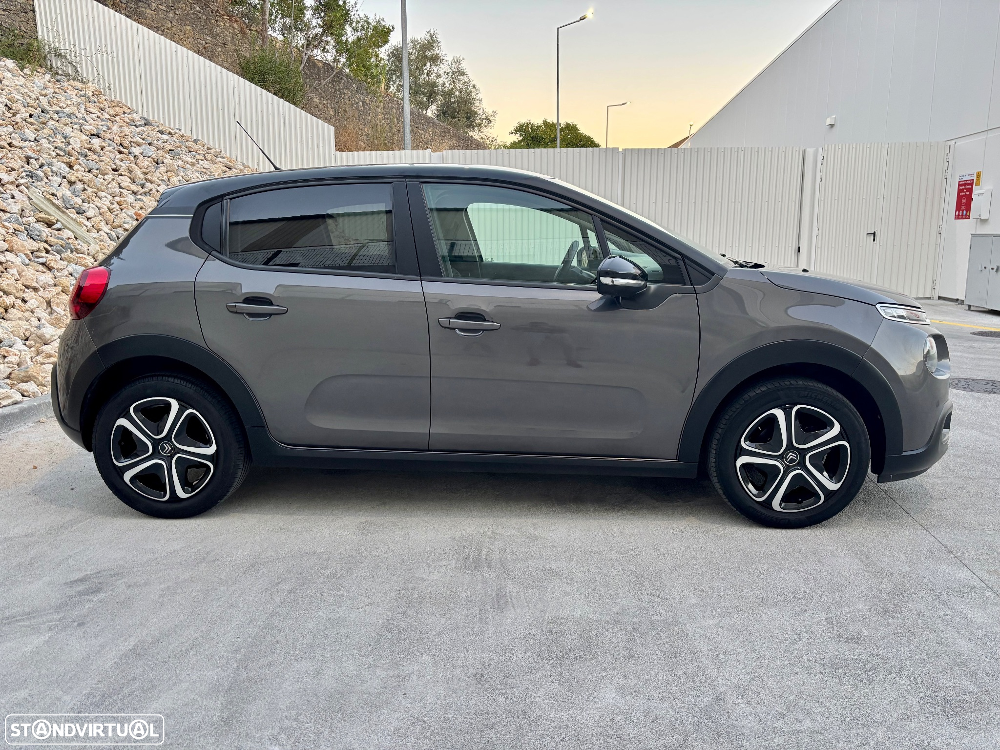 Citroën C3 1.2 PureTech Shine - 16